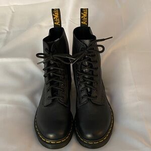 Brand New Dr Marten Leather Boots with Yellow Stitching Size 7